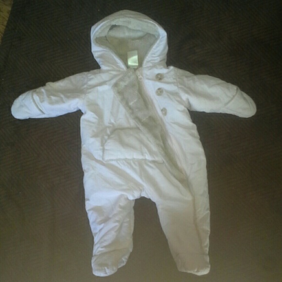 Donating soon Girls 0-3 month snow suit