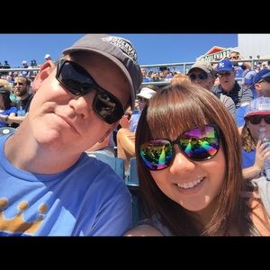 Meet your Posher, Vina