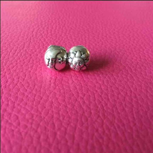 Pandora night and day clips