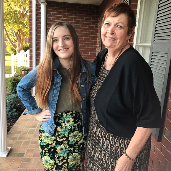 Meet your Posher, Emma - Picture 2 of 3