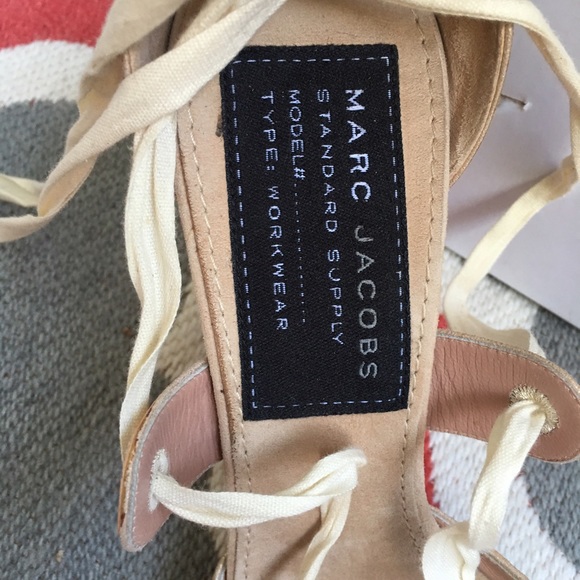 Marc Jacobs rose bronze kid lthr wrap around heels - Picture 2 of 4