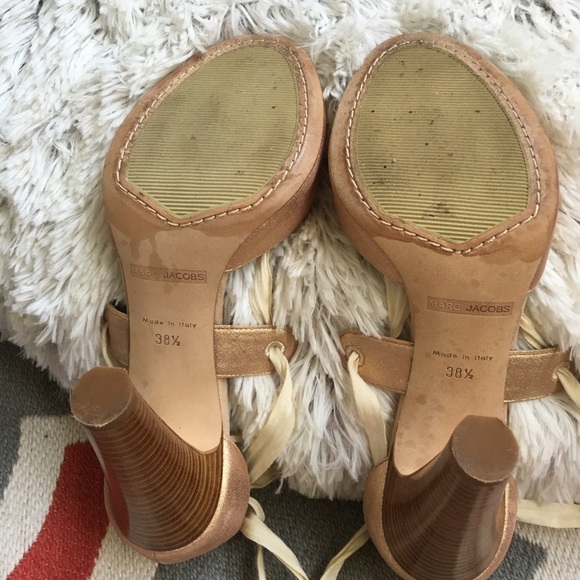 Marc Jacobs rose bronze kid lthr wrap around heels - Picture 3 of 4