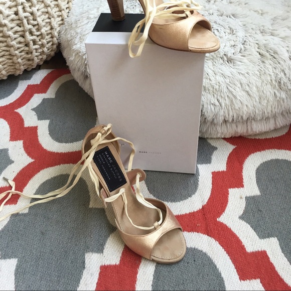 Marc Jacobs rose bronze kid lthr wrap around heels - Picture 4 of 4
