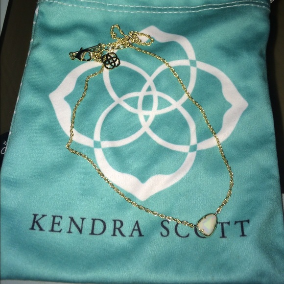 Kendra Scott white necklace