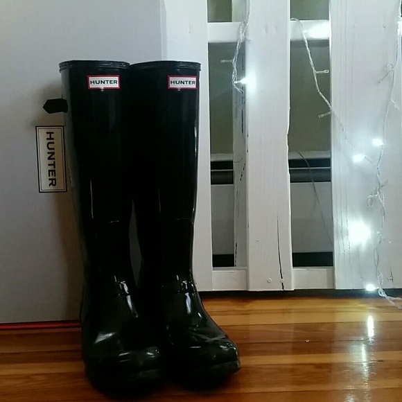 Adjustable Gloss Black Hunter Boots!