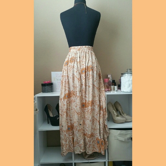 SOLD* Cotton On High Low Skirt - Picture 2 of 2