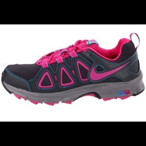 Women's Nike Alvord 10 size 7.5