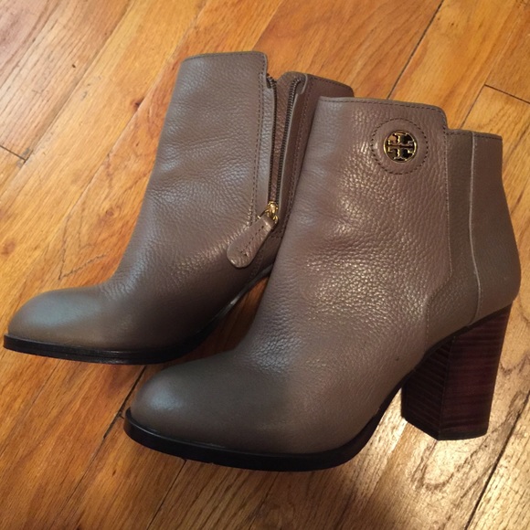 Tory Burch booties sz 8