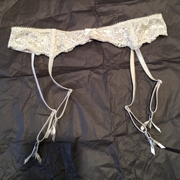 Victoria's Secret cream and silver foil xs garter! - Picture 1 of 4