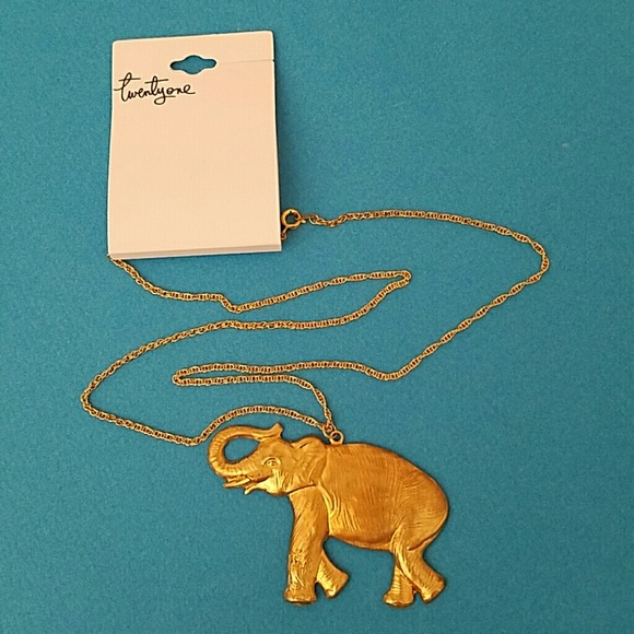 *SOLD* NWT F21 Elephant Necklace