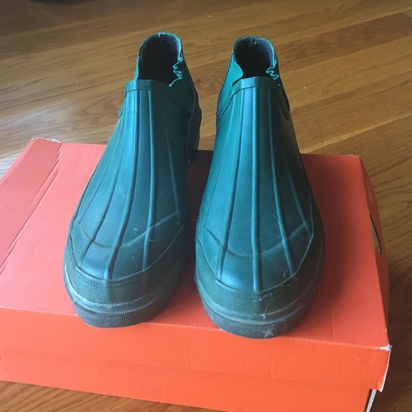 Short waterproof boots