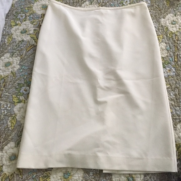 Beautiful pencil skirt from White Black House