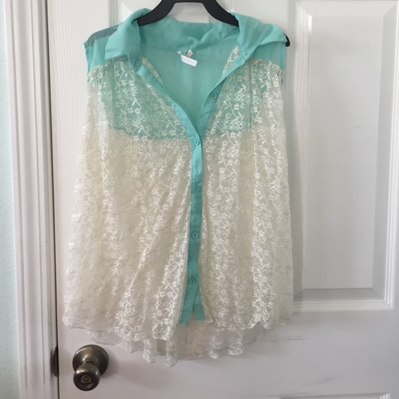 Cute Floral Lace Shirt!