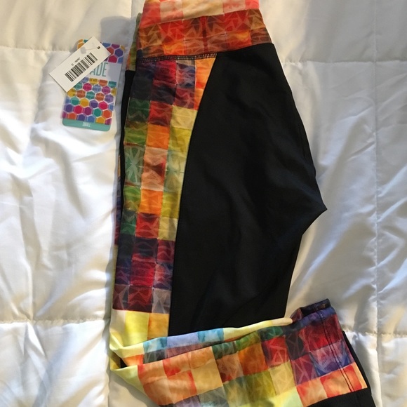 LuLaRoe Jade Workout Capri