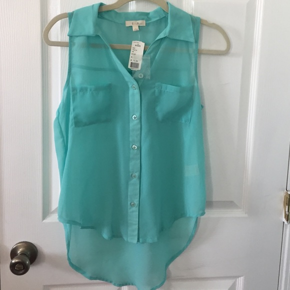 Brand new mint top!