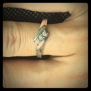 10k White Gold with diamonds 💎