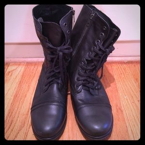 Combat boots