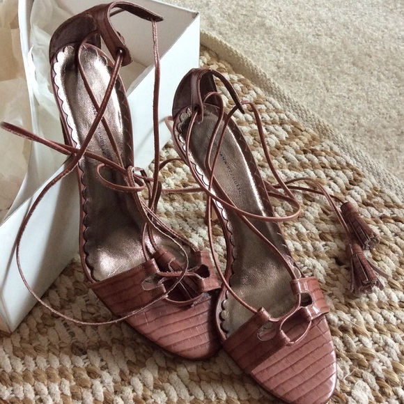 Banana Republic Shoes - Banana Republic pink lace up heels