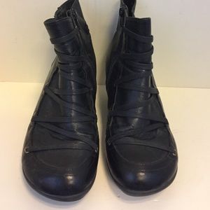 Miz mooz bootie "Claudia" size 8 black