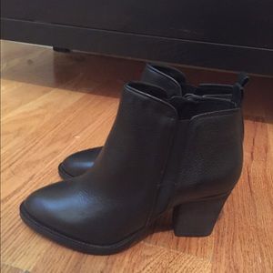 Vince camuto micaley almond toe bootie