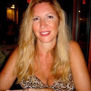 Meet your Posher, Debra