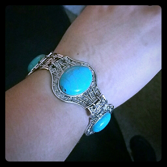 Gorgeous turquoise bracelet