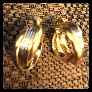Brand new pretty gold& silver hoops very pretty
