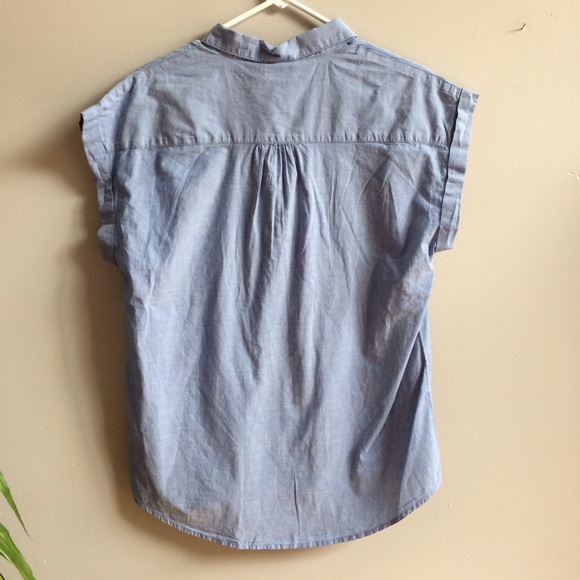 NEW Chambray Short Sleeve Button Down Shirt - Picture 3 of 3