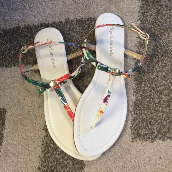 Cute floral print sandals