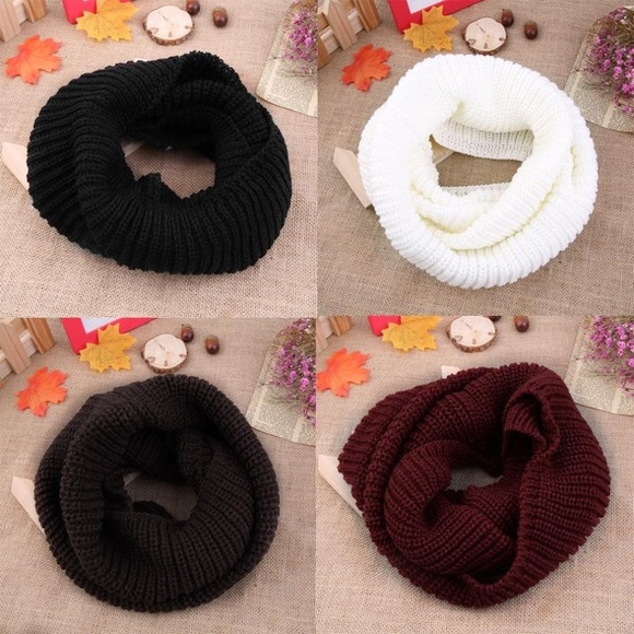 Knitted infinity scarves