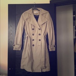 Calvin Klein Classic Trench!