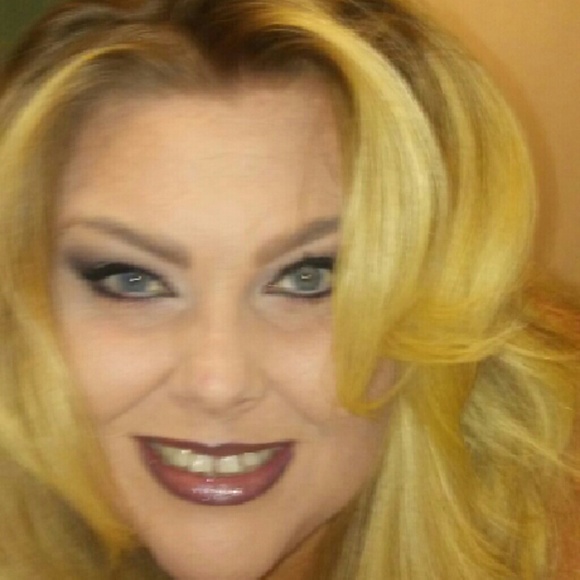 Meet your Posher, Christy