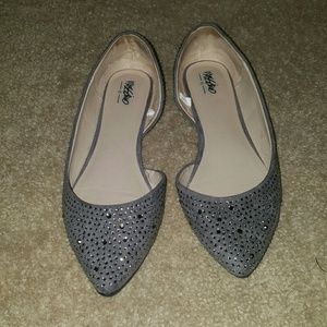 Gray pointy toe flats