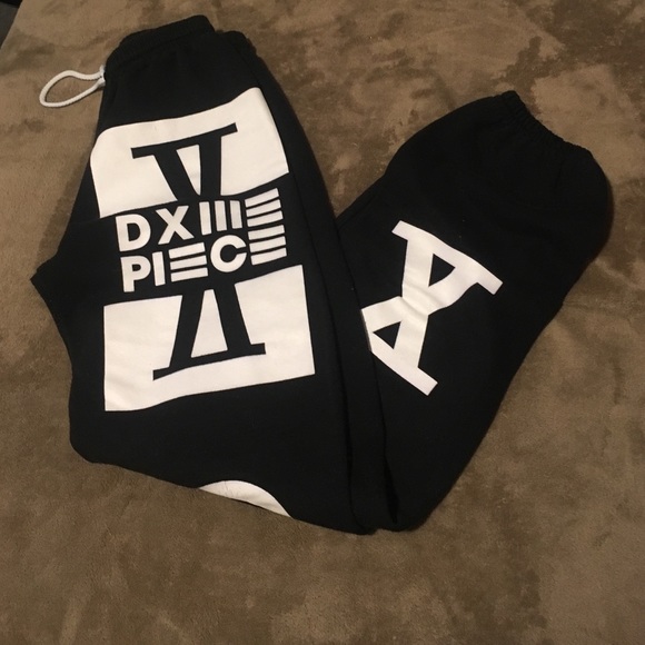 Dimepiece sweats