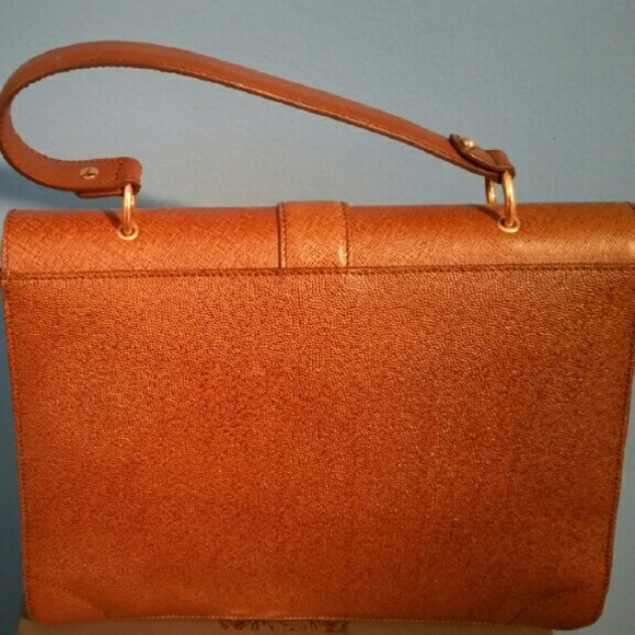 Beautiful Authentic Salvatore Ferragamo!! - Picture 2 of 4