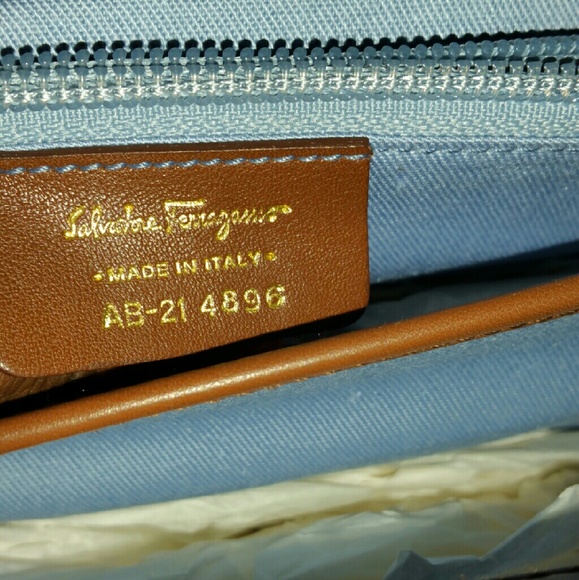Beautiful Authentic Salvatore Ferragamo!! - Picture 3 of 4