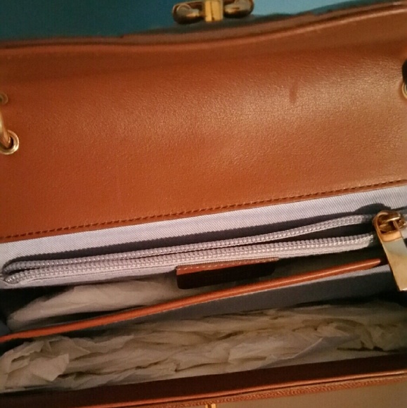 Beautiful Authentic Salvatore Ferragamo!! - Picture 4 of 4