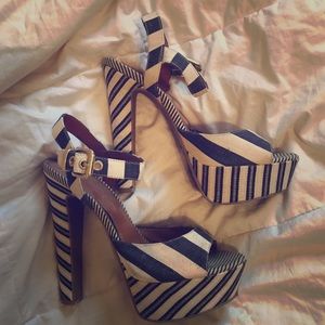 Jessica Simpson heels