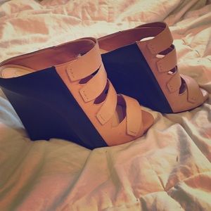 Amazing Jessica Simpson wedges