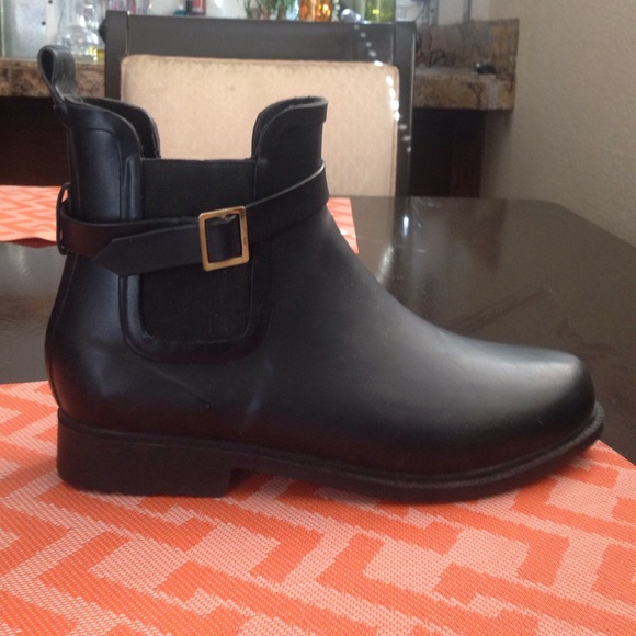 Ankle rain boots