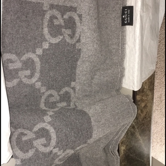 Gucci throw - Picture 3 of 3