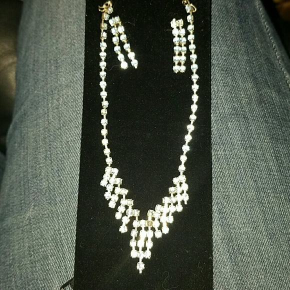 Beautiful necklace and earring set