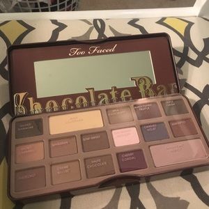 Too Faced chocolate bar eye shadow palette