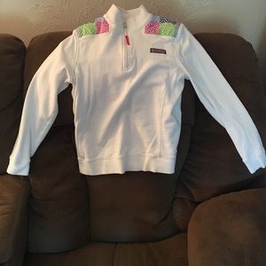 Vineyards vines pullover