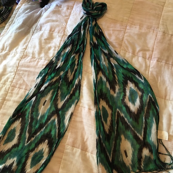 Women's scarf