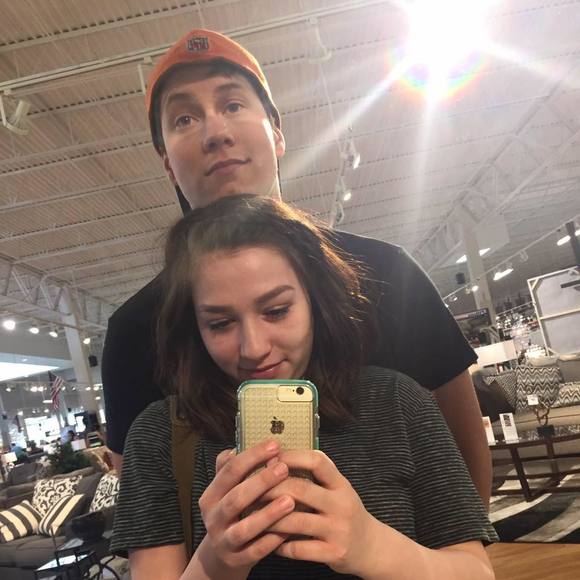 Meet your Posher, Larina