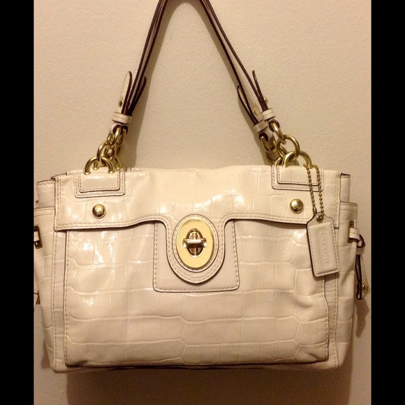 COACH PATENT LEATHER EMBOSSED CROC 14514 EUC