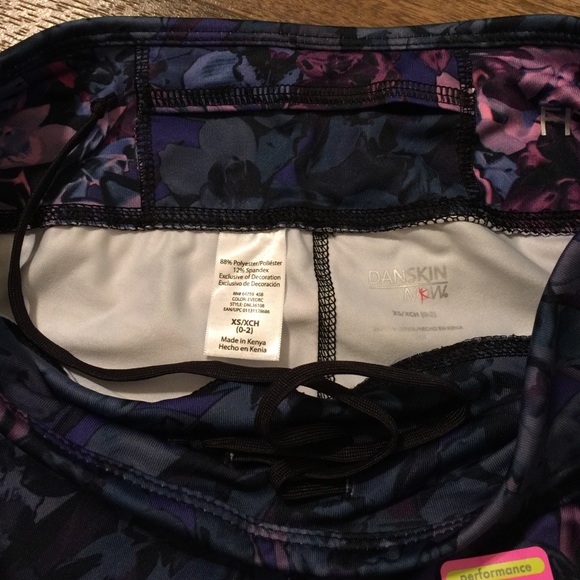 👖Danskin Now performance Capri "workout pants"👖 - Picture 3 of 3