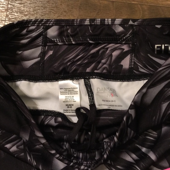 Danskin Now performance workout pants 👖 - Picture 3 of 3