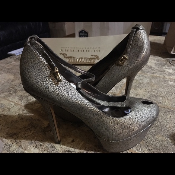 Sam Edelman nivan gold/black peep toe pump